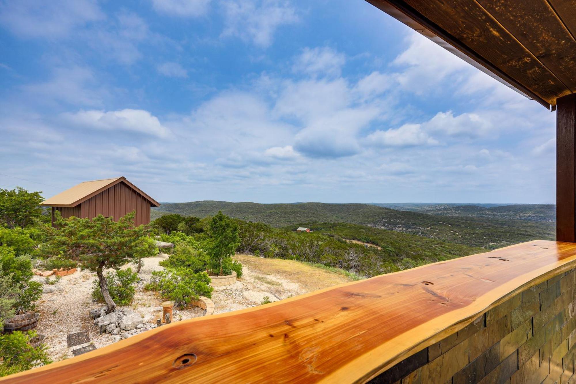 Scenic Leakey Vacation Rental With Private Patio! Eksteriør bilde